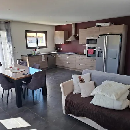 Ferienhaus Charmante Maison Au Coeur De Avec Piscine