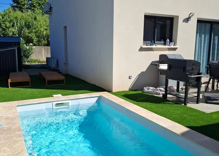 Charmante Maison Au Coeur De Avec Piscine *