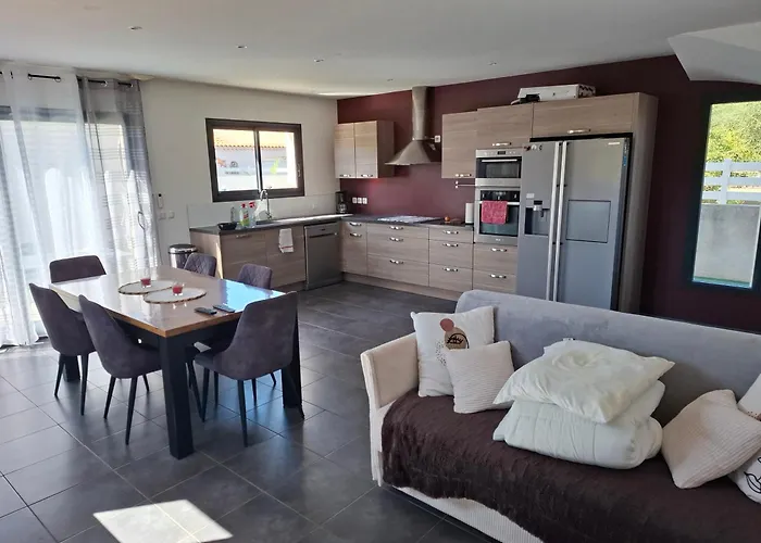 Casa vacanze Charmante Maison Au Coeur De Avec Piscine